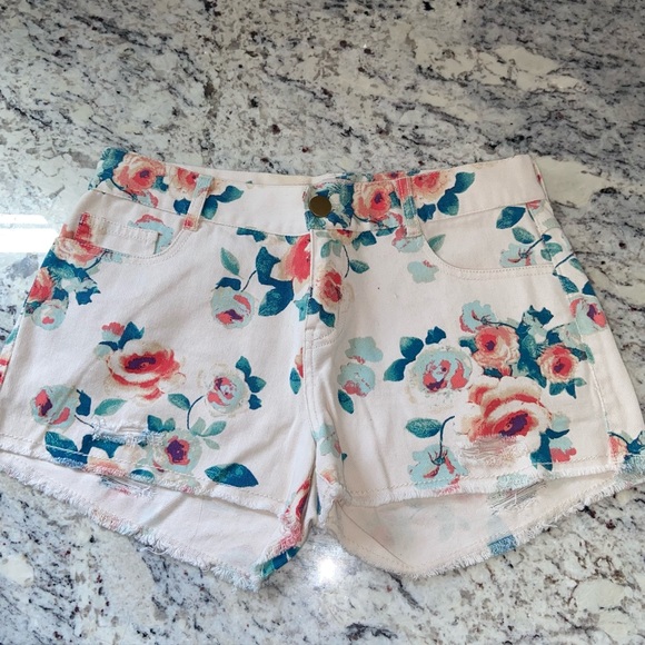 Blu Pepper Pants - Blu Pepper Floral Denim Shorts
